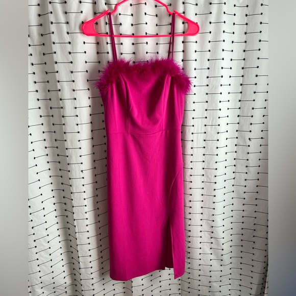 Pink midi dress with feathers - Picture 2 of 4